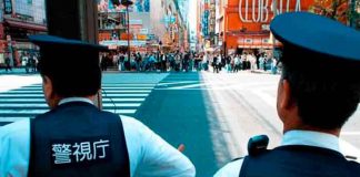 Hombre asesina a médico en Japón