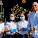 Mascarillas y kit de limpieza para Colegio República de Panamá, en Managua Entrega de kits para la salud en colegio de Managua