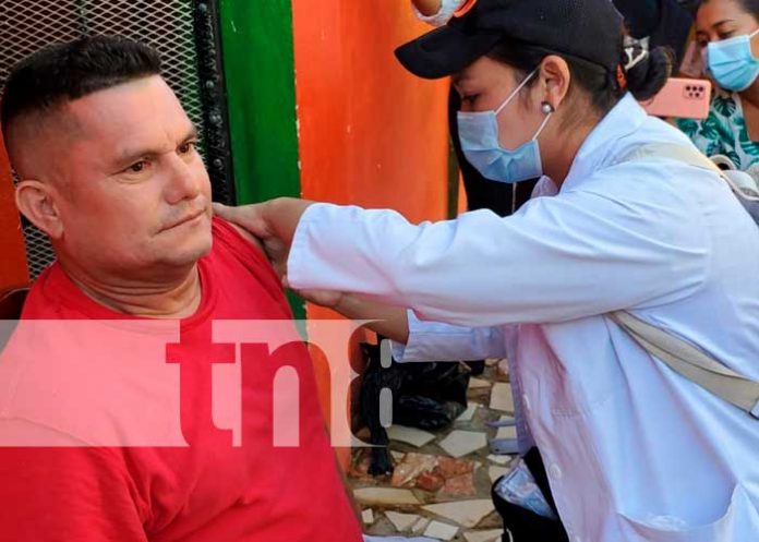Jornada de vacunación en el barrio Hugo Chávez, Managua