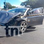 ¡Tremendo choque! entre un bus y taxi dejó a personas lesionadas en Managua ¡Tremendo choque! entre un bus y taxi dejó a personas lesionadas en Managua