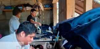 Elaboración de uniformes escolares en Masaya