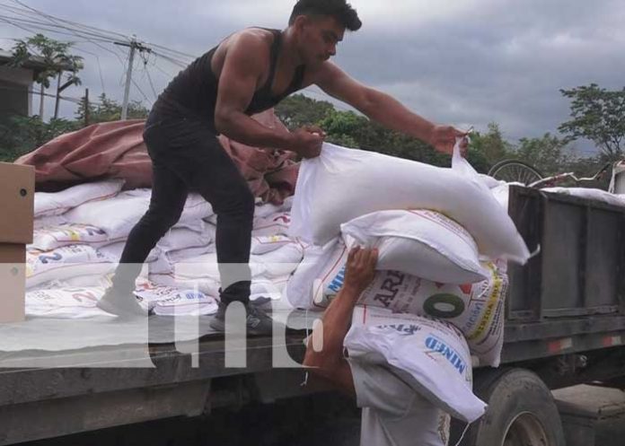 Entrega de la merienda escolar para colegios en Matiguás