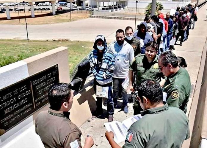 Cárteles secuestran a migrantes mexicanos que fueron devueltos de EEUU