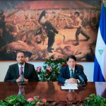 Embajador de Benín presenta copias de Estilo a Nicaragua