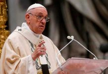 El papa instó a “continuar los esfuerzos” para vacunar contra el COVID