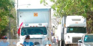 Camiones con paquetes escolares para Nicaragua