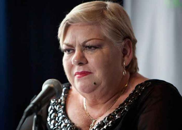 Paquita la del Barrio aparece postrada en una cama y preocupa a sus fans