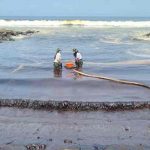 Playas de Perú contaminadas por derrame de petróleo