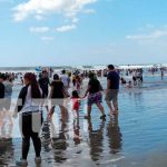 Familias se desbordan a celebrar el primer día del año en Pochomil y Masachapa Ambiente en la zona de playas Pochomil y Masachapa