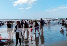 Familias se desbordan a celebrar el primer día del año en Pochomil y Masachapa Ambiente en la zona de playas Pochomil y Masachapa