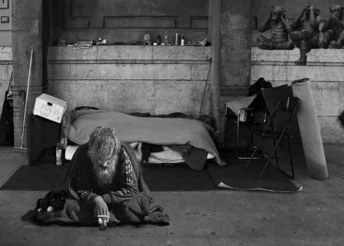 Argentina: Mujer prendió fuego a un indigente mientras dormía (video)