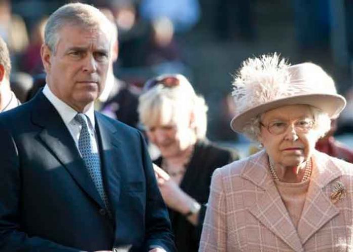 Retiran títulos militares al príncipe Andrés por caso de abuso sexual