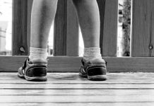 Dos pedófilos violaron y apuñalaron a niña de 5 años hasta matarla en Rusia