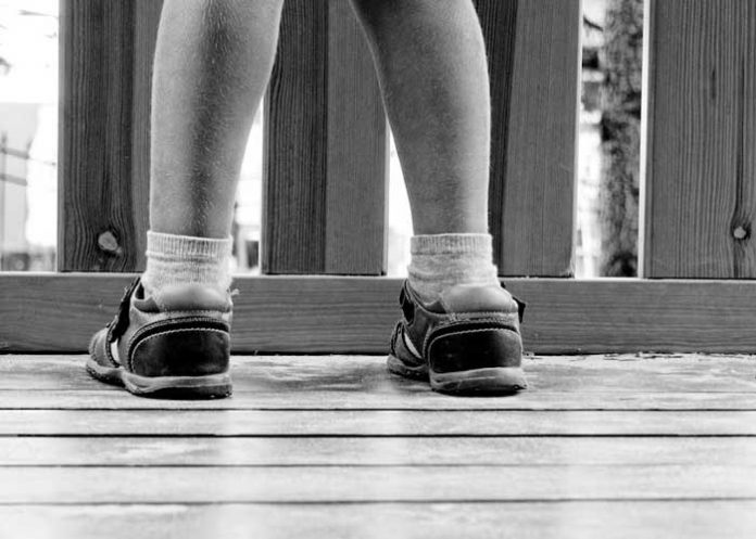 Dos pedófilos violaron y apuñalaron a niña de 5 años hasta matarla en Rusia