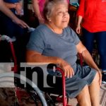 Entrega de medios auxiliares para personas que lo necesitan en Managua