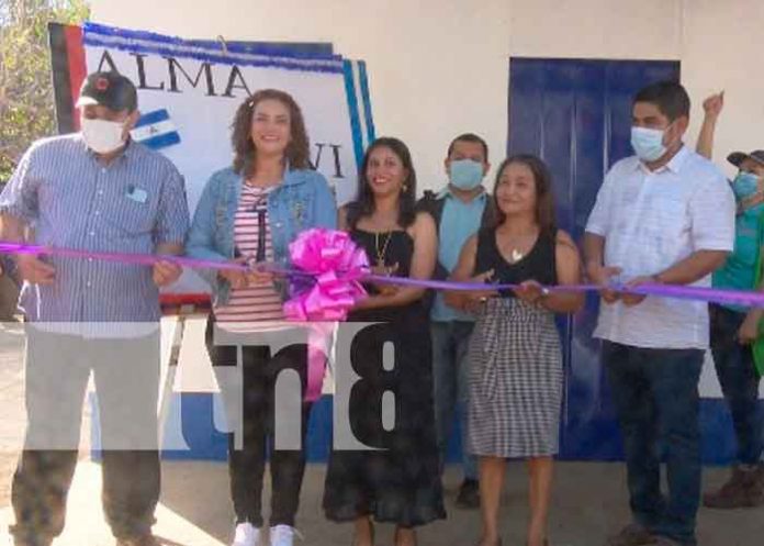 Familia del barrio 31 de diciembre en Managua recibe su vivienda digna