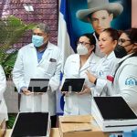 Tablets en hospitales de Nicaragua brindarán mejor atención a distancia Entrega de tablets para mejorar el sistema de salud en Nicaragua