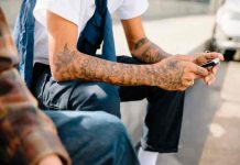 Hombre queda irreconocible tras cubrir su cuerpo con tatuajes extremos Hombre cubre todo su cuerpo con tatuajes