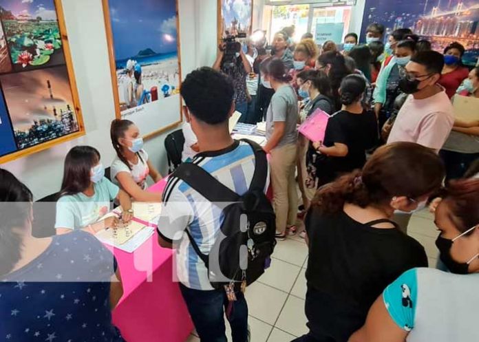Jornada de matrículas en centro tecnológico Ariel Darce, en Managua