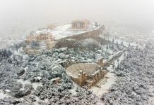 Potentes nevadas en Turquía y Grecia crean perturbación aérea y vial Potentes nevadas en Turquía y Grecia crean perturbación aérea y vial