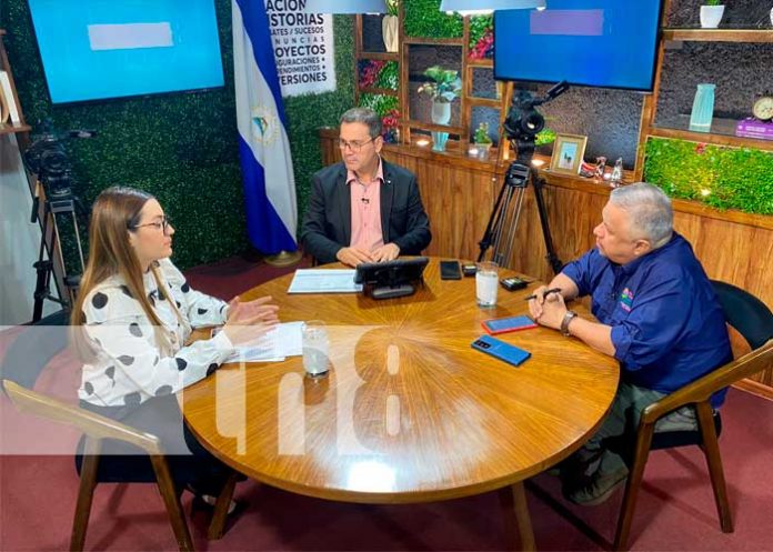 Entrevista en Estudio TN8 sobre promociones en útiles escolares