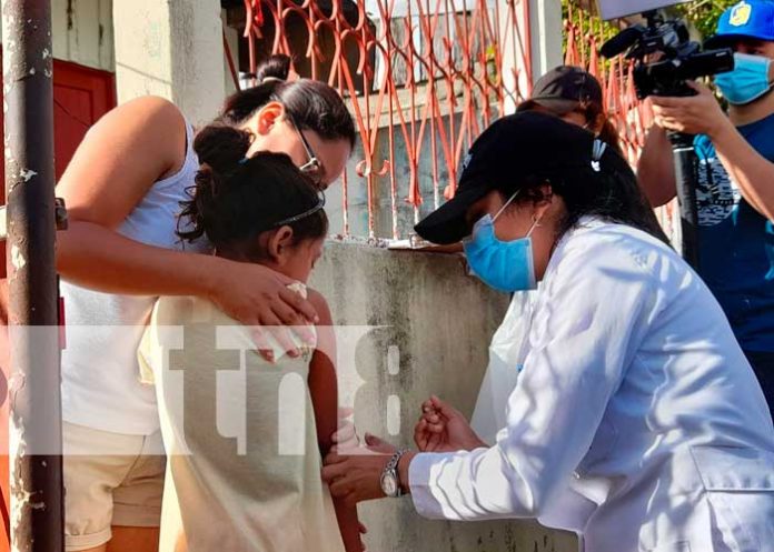 vacuna-barrio-socrates-3 Jornada de vacunación contra el COVID-19 en Managua