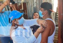 Jornada de vacunación casa a casa en barrios de Managua