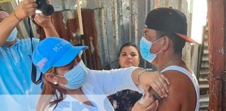 Jornada de vacunación casa a casa en barrios de Managua