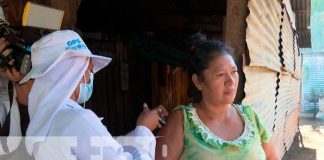 Aplicación de vacunas contra el COVID-19 en Mateare