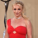 Britney Spears se cambió el look y presumió su vestido “barato” Britney Spears se cambió el look y presumió su vestido “barato”