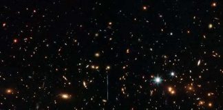 Agrupación de galaxias sorprende a los científicos por su composición.