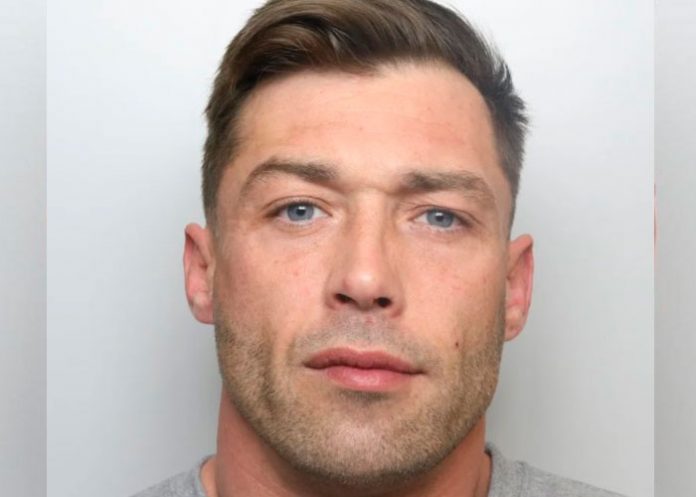 Policía en Inglaterra lo busca y se vuelve viral por 