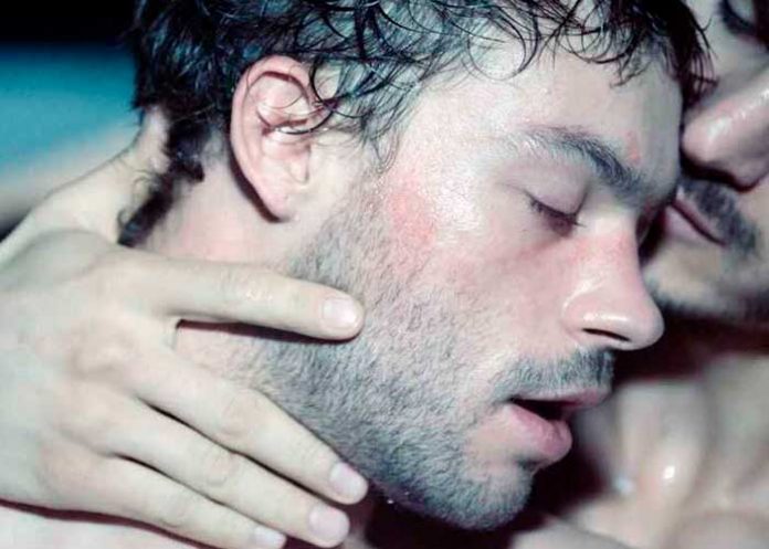 Evelyn le dijeron a la policía que creían que se estaban comunicando con una mujer