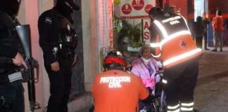En México un despiadado golpea y deja abandonada a su propia madre