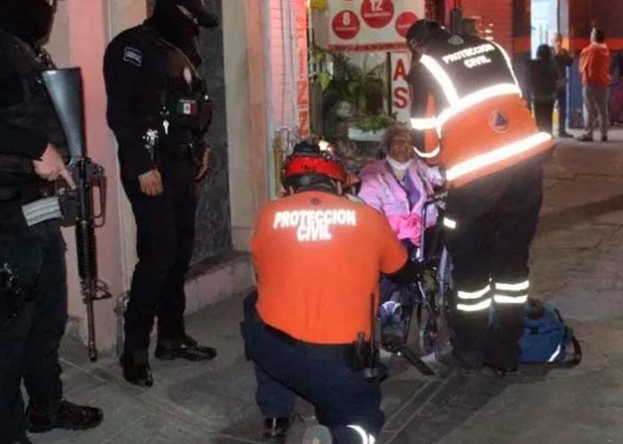 En México un despiadado golpea y deja abandonada a su propia madre