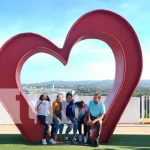 Jóvenes disfrutan tarde de innovación fotográfica en Managua