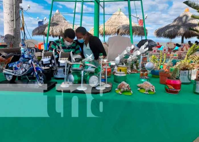 Realizan feria de Artesanías y Dulces en el Puerto Salvador Allende