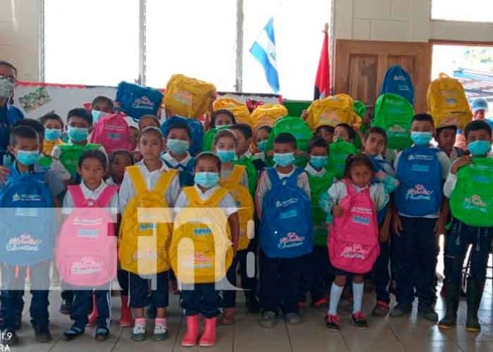 1 MINED entregará más de 1 millón de paquetes escolares en Nicaragua
