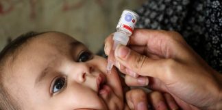 OPS insta a vacunarse contra la polio ante riesgo de reaparición.