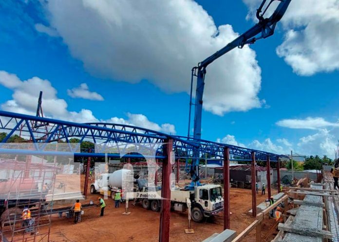 Continúa construcción de obras educativas en Bilwi