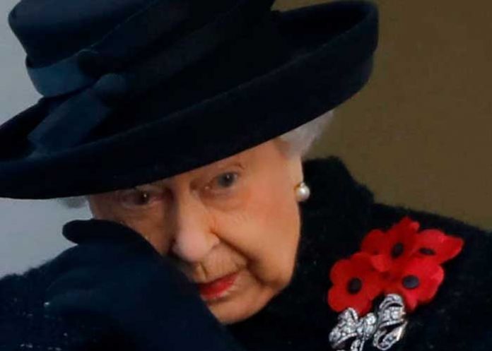 La monarca británica Reina Isabel entra en confinamiento por Covid