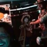 Muñeco Chucky que le regalo Belinda a Nodal se mueve