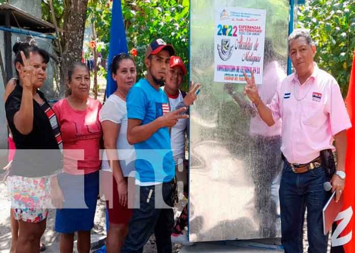 16 20 Familias de los barrios de Matiguás reciben letrinas