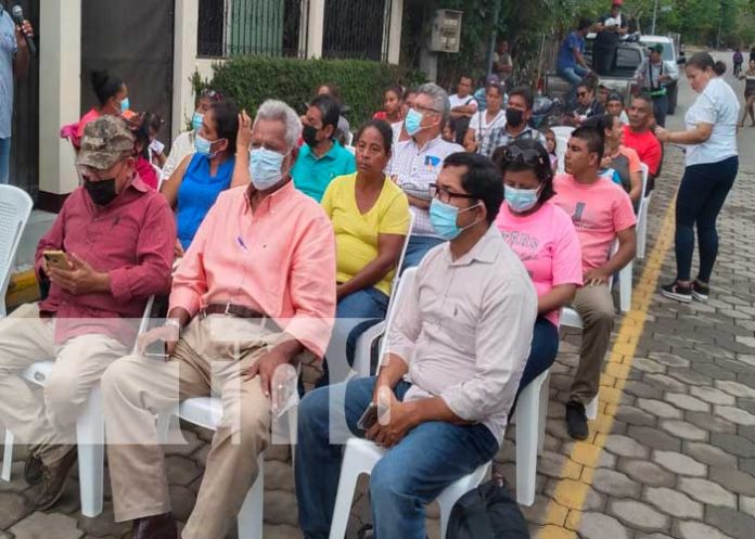 Inauguración del adoquinado, encunetado de 400 metros cuadrados de camino en Granada
