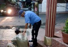 Un hombre en Juigalpa se parte la cabeza por no fijarse y se tropezara Hombre se cae en Juigalpa y se raja la cabeza