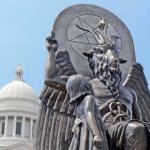 Grupos satánicos en escuela de Estados Unidos desatan la controversia