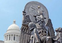 Grupos satánicos en escuela de Estados Unidos desatan la controversia Grupos satánicos en escuela de Estados Unidos desatan la controversia