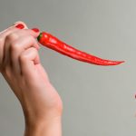 Peligros que ocasionan la comida con mucho picante Peligros que ocasionan la comida con mucho picante.