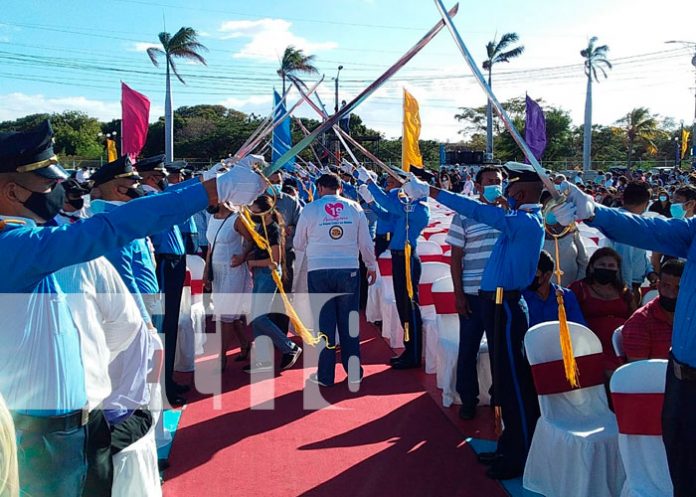 3 Celebran bodas masivas en Nicaragua en el día de San Valentín