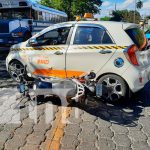 Supuesta imprudencia de taxista provoca una colisión en Managua Supuesta imprudencia de taxista provoca una colisión en Managua